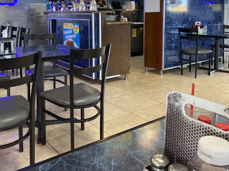 Mariscos Negro Durazo interior